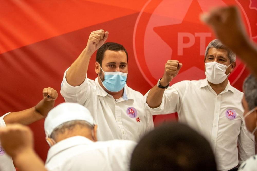 Pré-candidatura de Jerônimo Rodrigues ao governo da Bahia é confirmada por aclamação; Vice-presidente do PT nacional reafirma apoio de Lula. 