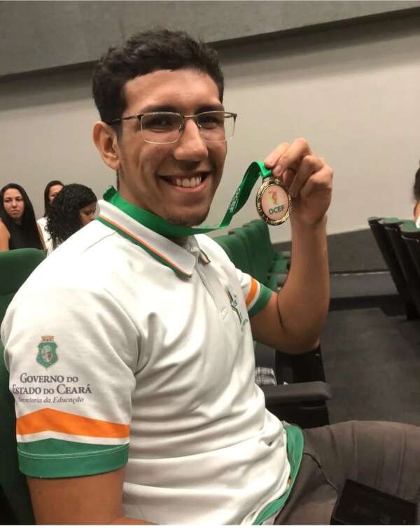 Enem 2022: estudante da rede pública estadual obtém 1º lugar em Direito na UFC