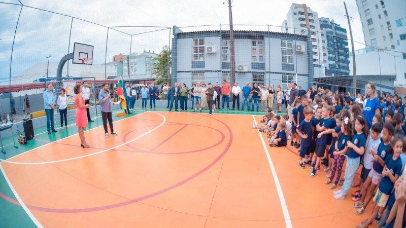 Vice-governador reforça prioridade na educação em visita a escolas do Litoral
