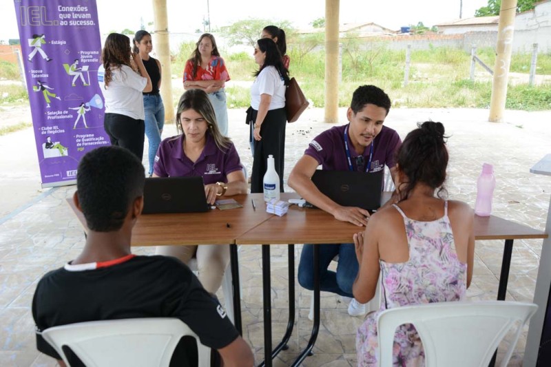 Semdes realiza ação nos residenciais Minha Casa Minha Vida para encaminhamento de moradores ao mercado de trabalho