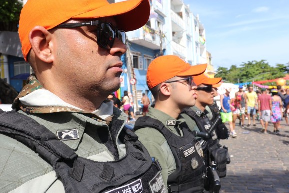 Carnaval 2023: queda de furtos e roubos e maior quantitativo de policiais nas ruas da história