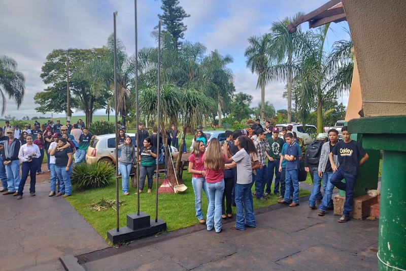 Colégio agrícola de Santa Mariana retoma aulas um mês após incêndio