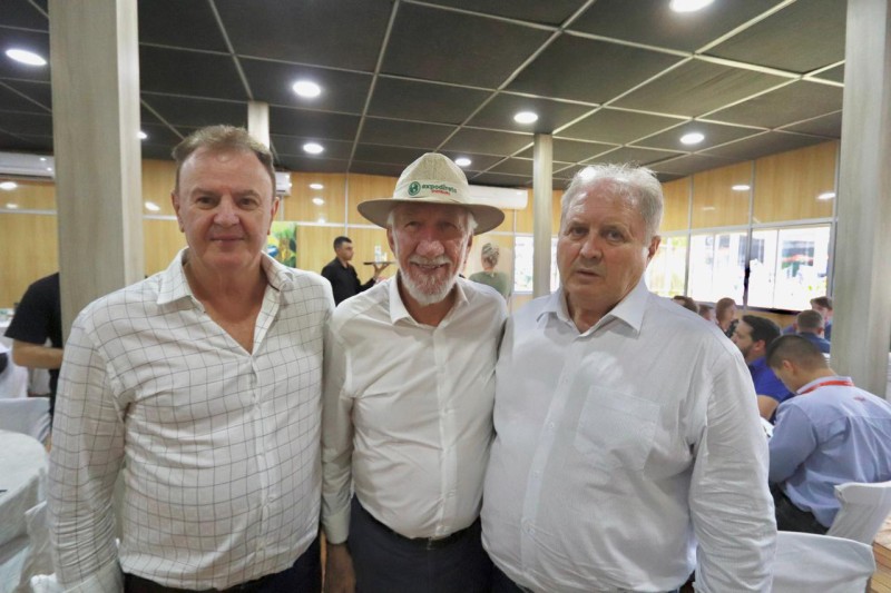 Darci Piana troca experiências sobre o setor agrícola em feira no Rio Grande do Sul