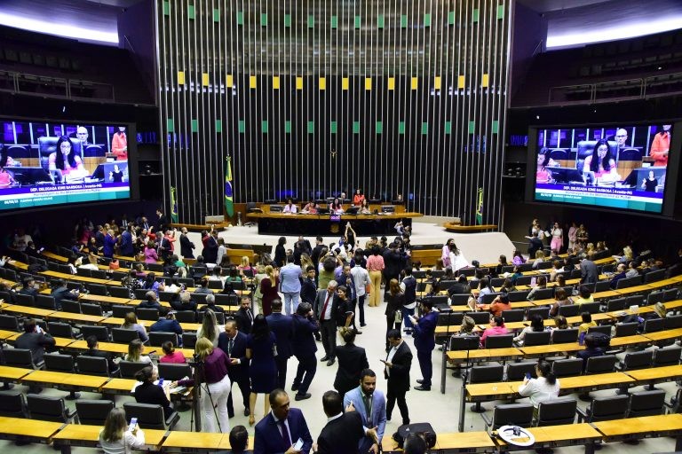 Câmara aprovou 218 propostas em defesa das mulheres na última legislatura, diz procuradora