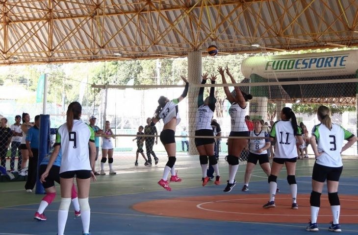 Poliesportivo da Vila Almeida oferece atividades gratuitas para todas as idades