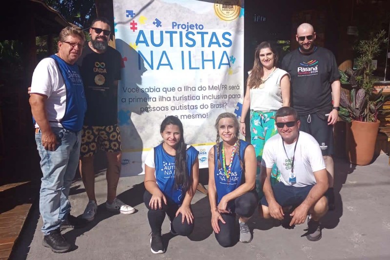 Ilha do Mel recebe projeto pioneiro para facilitar turismo de pessoas autistas