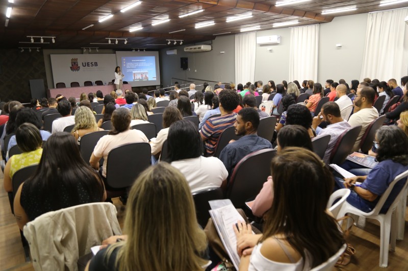 Servidores que trabalham com população em situação de rua participam de curso de promovido pela Prefeitura