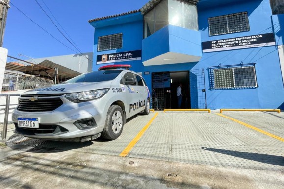 Governadora Raquel Lyra determina funcionamento das delegacias da mulher em regime de plantão 24h