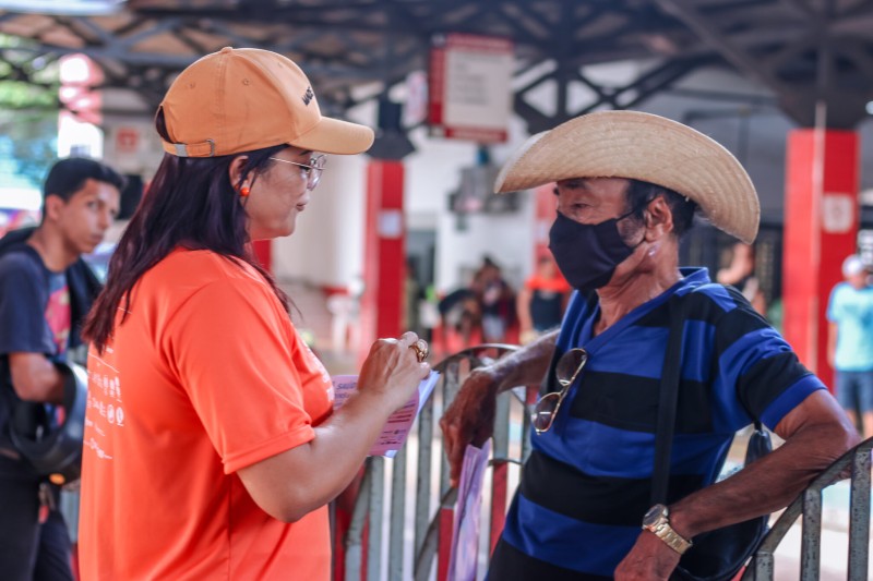 Em alusão ao Dia Mundial do Rim, Fundhacre realiza panfletagem no Centro de Rio Branco