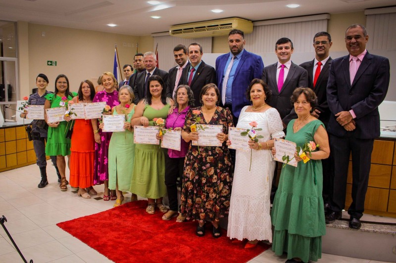 CÂMARA REALIZA SESSÃO SOLENE EM HOMENAGEM AO DIA DA MULHER