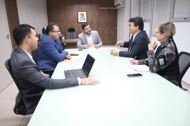 Educação e Segurança planejam implementação de projeto de cidadania nas escolas
