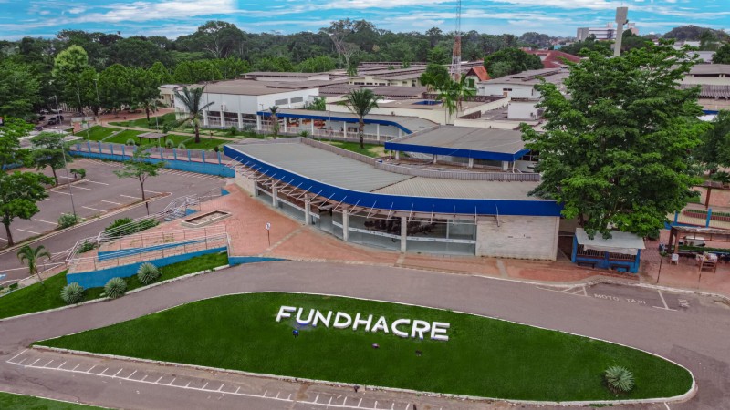 Fundhacre adquiri novo equipamento para o laboratório de análises clínicas
