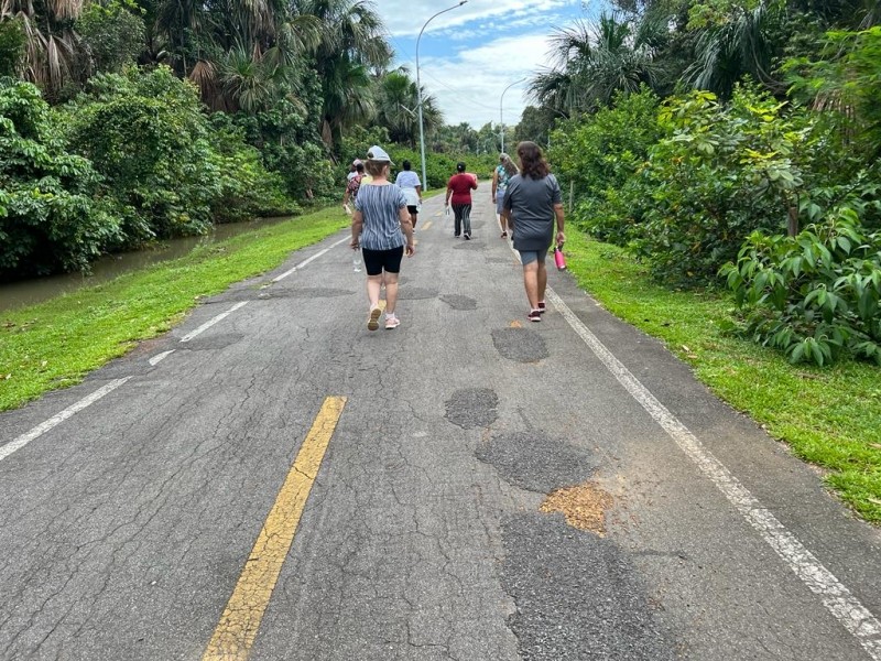 PSF XIV Jardim Amazônia leva grupo de caminhada para exercício no Lago Ernani Machado