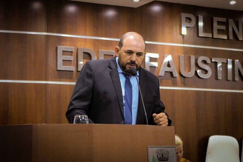 Elias Cândido solicita patrolamento em mais regiões do Município