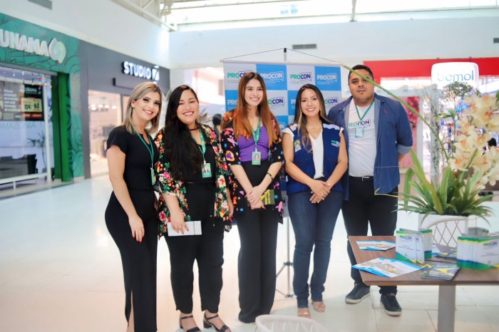 Procon realiza ação educativa nos shoppings de Rio Branco