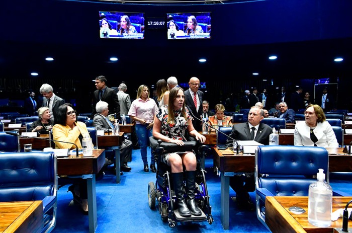 Aprovado voto de aplauso para equipes que atuaram em enchentes do litoral de SP