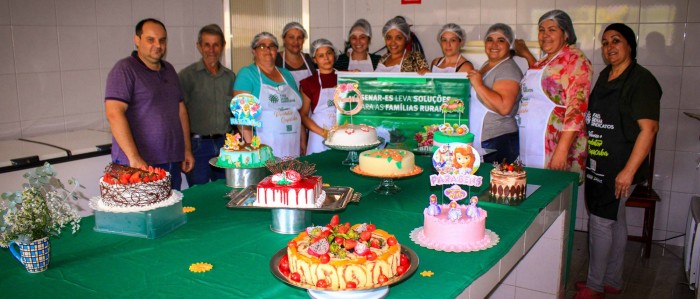 Senar realiza curso de Bolo Confeitado em Iúna