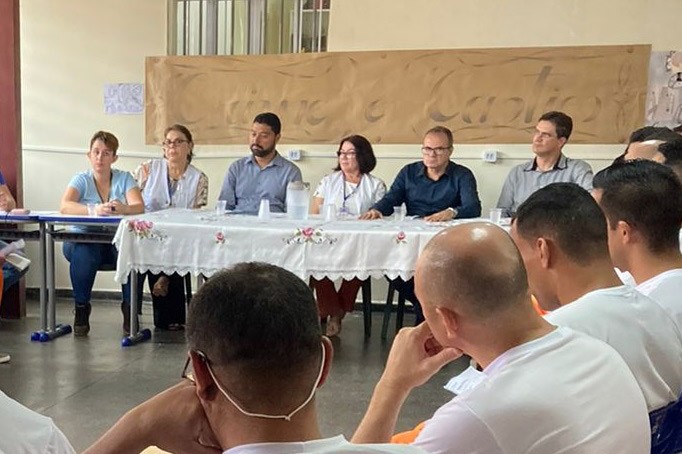 Projeto em penitenciária de Maringá leva clássicos da literatura mundial para detentos