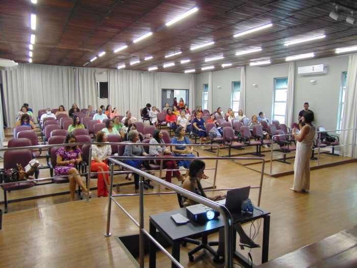 Gestores das creches e escolas municipais participam de capacitação sobre alimentação escolar