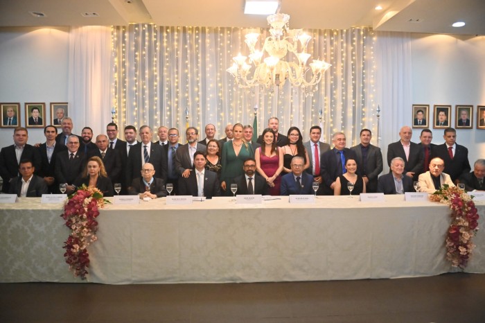 Vice-governadora do Estado prestigia posse dos novos presidente da Acisa e Federacre
