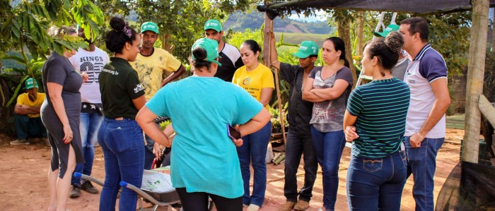 Usuários da APAE de Iúna participam do Curso de Olericultura Básica