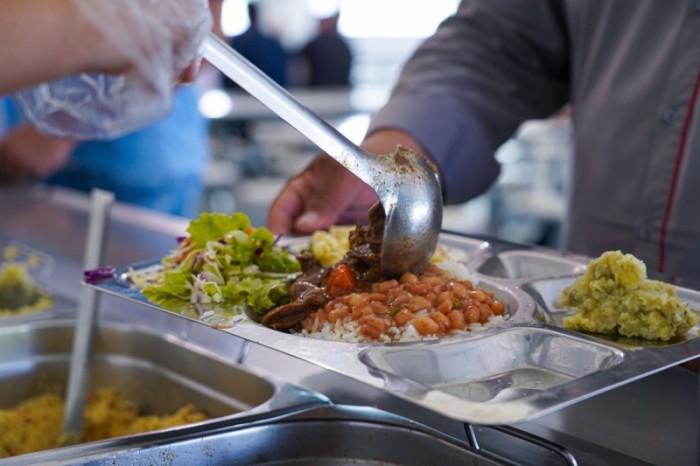 Restaurante do Trabalhador serve mais de 8 mil refeições por mês com subsídio da Prefeitura