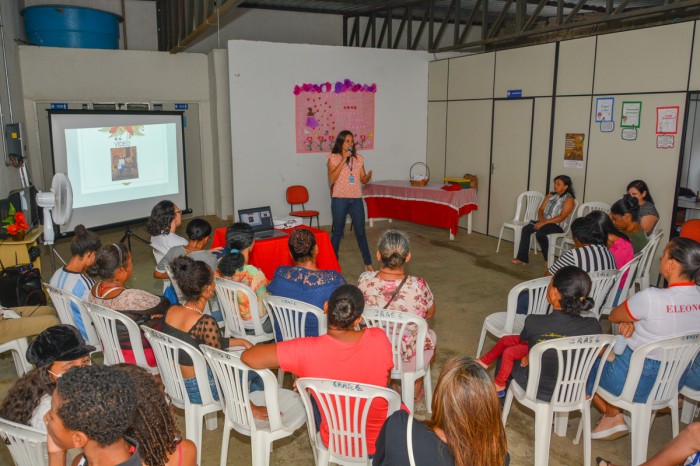 Empoderamento feminino é tema de roda de conversa no Cras Nova Cidade