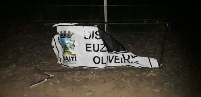 IBAITI - Vândalos destroem placas de sinalização no Distrito de Euzébio de Oliveira causando prejuízo para a população