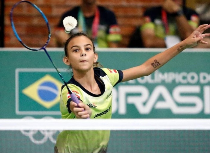 Competidora de badminton atendida pelo Bolsa Atleta leva três ouros em etapa nacional
