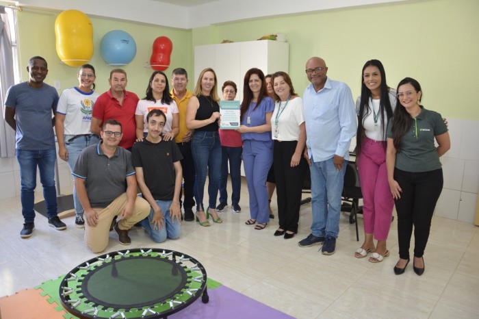 APAE E LAR DOS IDOSOS RECEBEM NOVOS EQUIPAMENTOS PARA SALAS DE FISIOTERAPIA