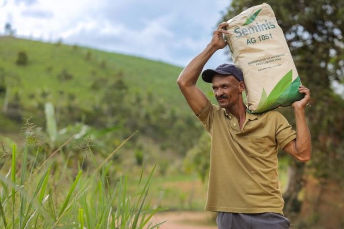 Agricultores do Jaboatão recebem sementes de milho
