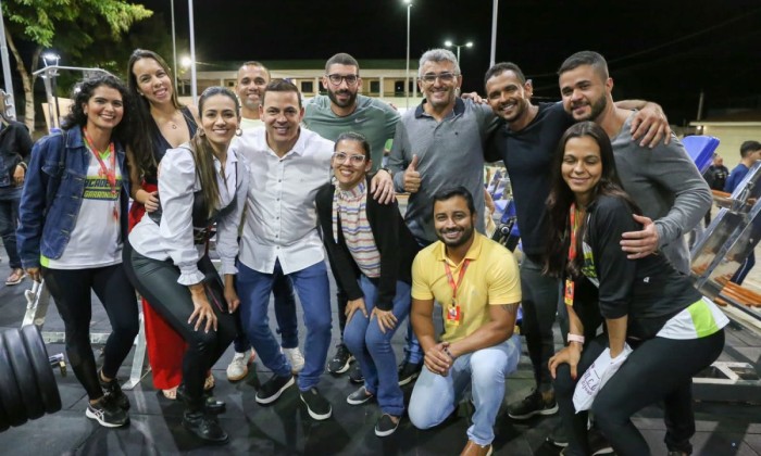 Prefeito Sivaldo Albino inaugura primeira praça da Cohab 2