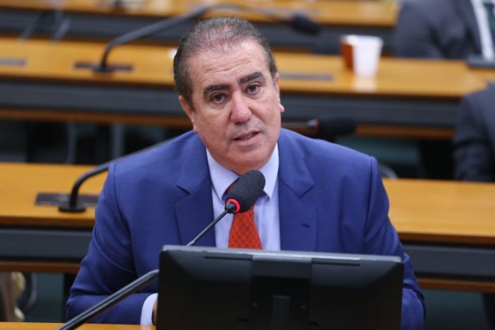 Projeto autoriza saque do FGTS para doação a entidade de apoio a vítimas de tragédia