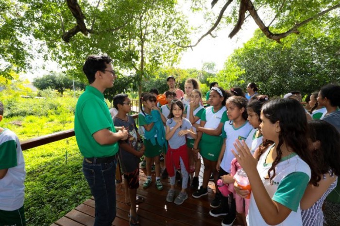 Alunos da rede municipal de ensino participam de atividades no 'Dia Mundial da Água'
