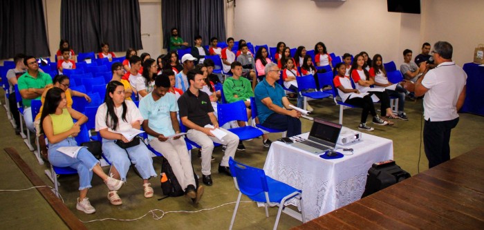 Palestra sobre o Dia da Água e da Floresta mobiliza estudantes da rede pública