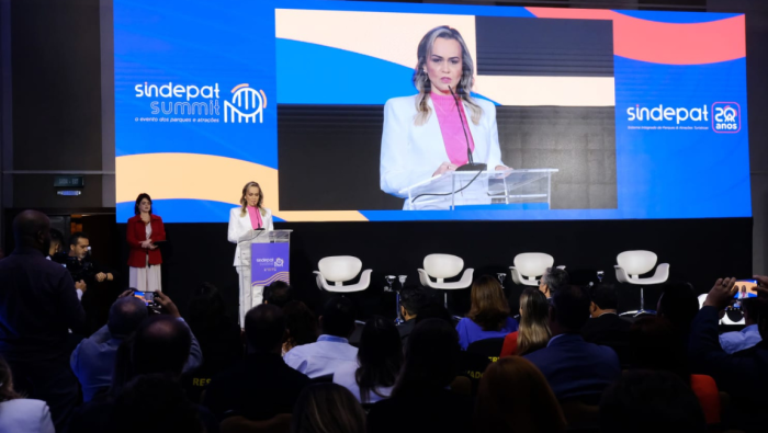 Ministra do Turismo participa de abertura do Sindepat Summit