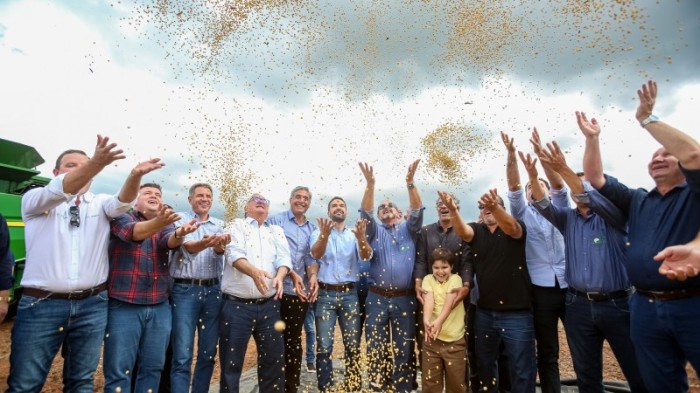 Leite participa da abertura da colheita da soja em Tupanciretã