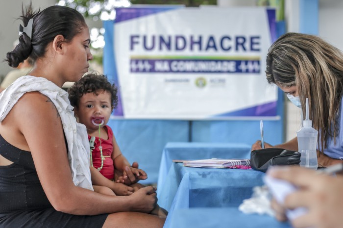 Estado leva atendimentos em saúde para a população desabrigada da Baixada da Sobral
