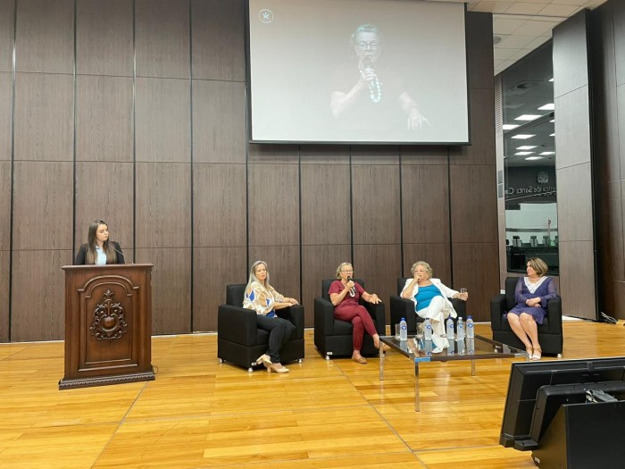 Aula magna marca lançamento de parceria entre a Secretaria da Assistência Social e o TJSC para oficinas de parentalidade
