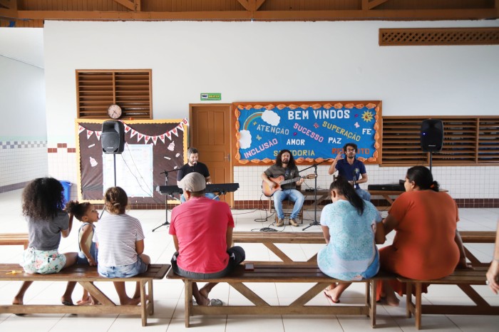 Governo do Acre leva apresentações musicais para pessoas acolhidas nos abrigos de Rio Branco