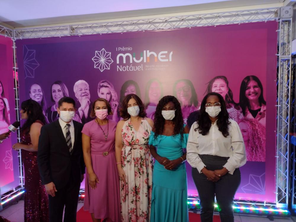 Prefeita de Cachoeira, Eliana Gonzaga, é homenageada na Câmara de Salvador com o Prêmio Mulher Notável. 