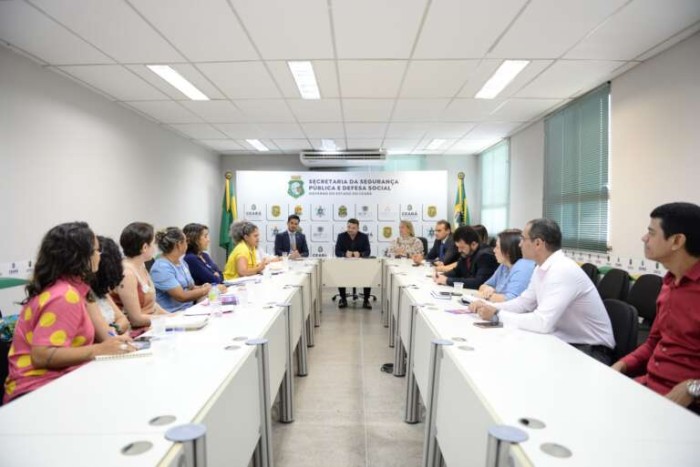 SSPDS se reúne com Fórum Cearense de Mulheres e dialoga sobre políticas públicas de enfrentamento ao feminicídio