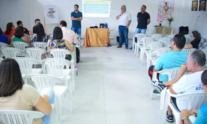 Secretaria de Educação de Garanhuns entrega materiais esportivos para escolas municipais