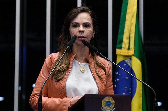 Dorinha defende piso dos professores e dos profissionais da enfermagem