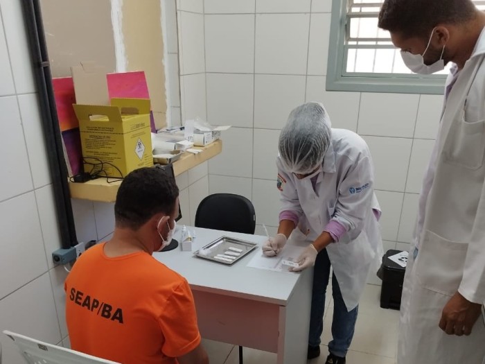CAAV promove ação de prevenção e combate às ISTs no Conjunto Penal de Vitória da Conquista