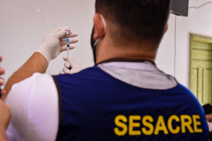 Saúde amplia vacinação com bivalente para pessoas entre 12 e 59 anos com comorbidades