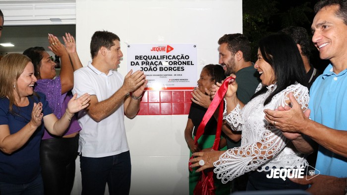 Prefeito de Jequié entrega requalificação de praça e quadra poliesportiva e anuncia pavimentação asfáltica do distrito de Itajuru