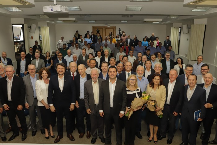 Na Ocepar, governador destaca a importância das cooperativas para o Paraná