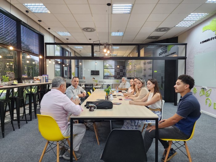 Conselho Estadual de Combate à Pirataria e representantes da Fazenda de Blumenau trocam experiências sobre educação fiscal e propriedade intelectual