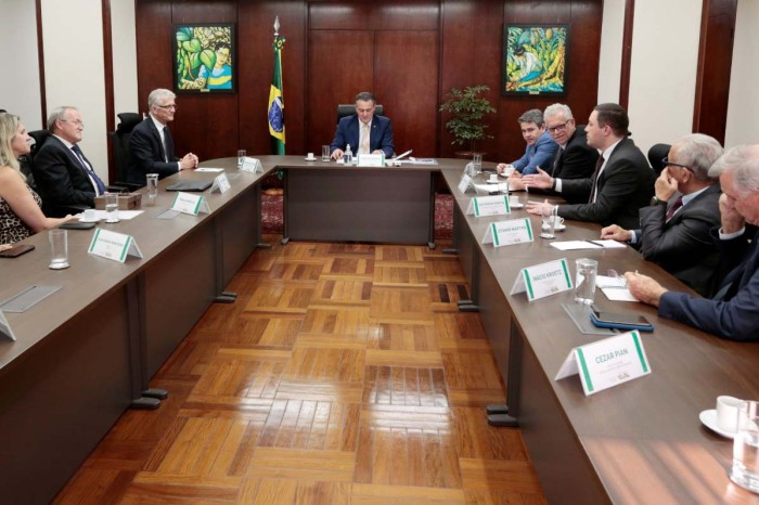 Em Brasília, comitiva do Paraná defende recursos para investimentos no campo